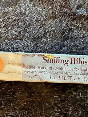 Prestige Smiling Hibiscus Matte Lipstick Light Red NWT
